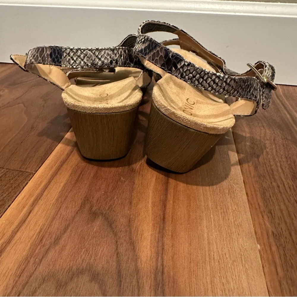 Vionic Glenda Wedge Orthaheel Natural Snake Print Sandals.